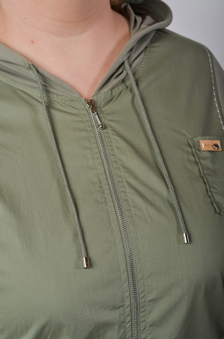 Мастерка однотонного цвета с белой строчкой больших размеров