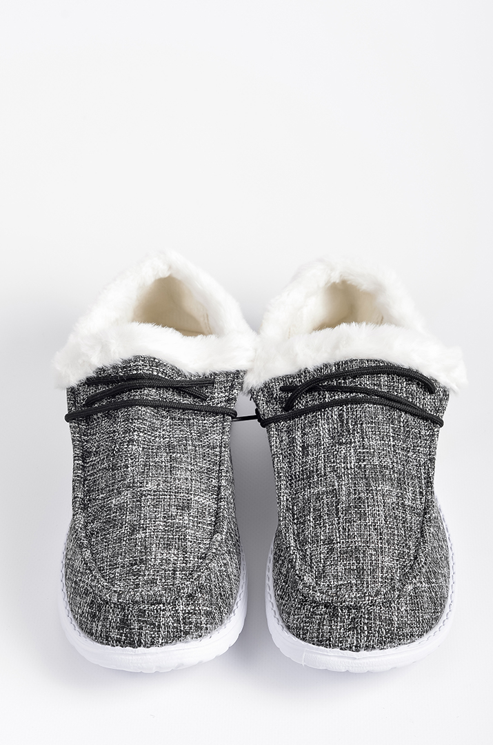 mokasyny_tekstylni_v_siro-chornomu_kolori_i_ekohutrom_velykyh_rozmiriv_45393_Pishna_Krasa Мокасини текстильні в сіро-чорному кольорі і екохутром великих розмірів
