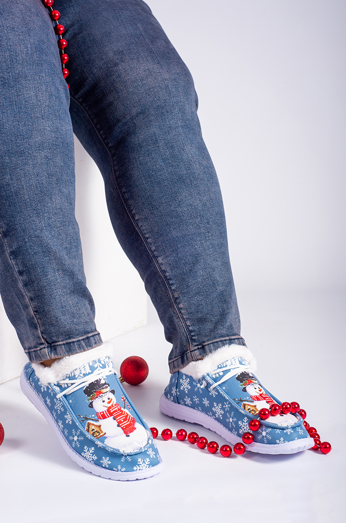 Мокасини текстильні кольору денім із зимовим принтом  і екохутром великих розмірів