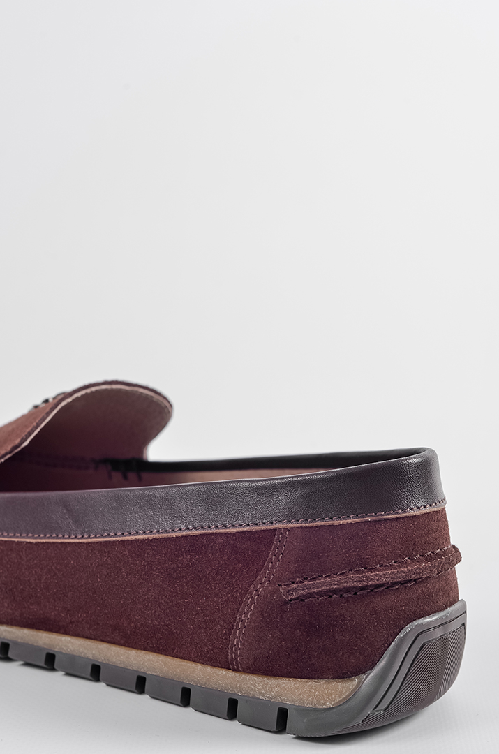 Темно-коричневі мокасини з замші великих розмірів