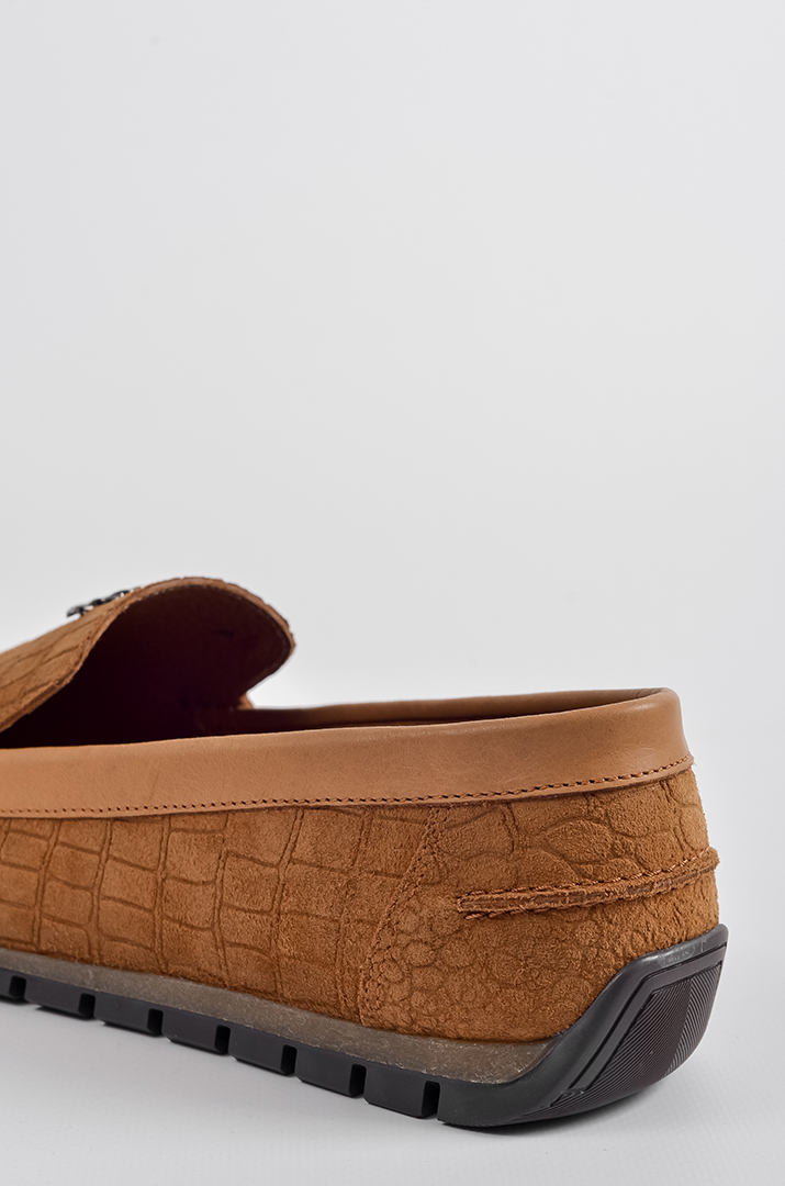 Мокасини в рудому відтінку з рельєфною текстурою великих розмірів