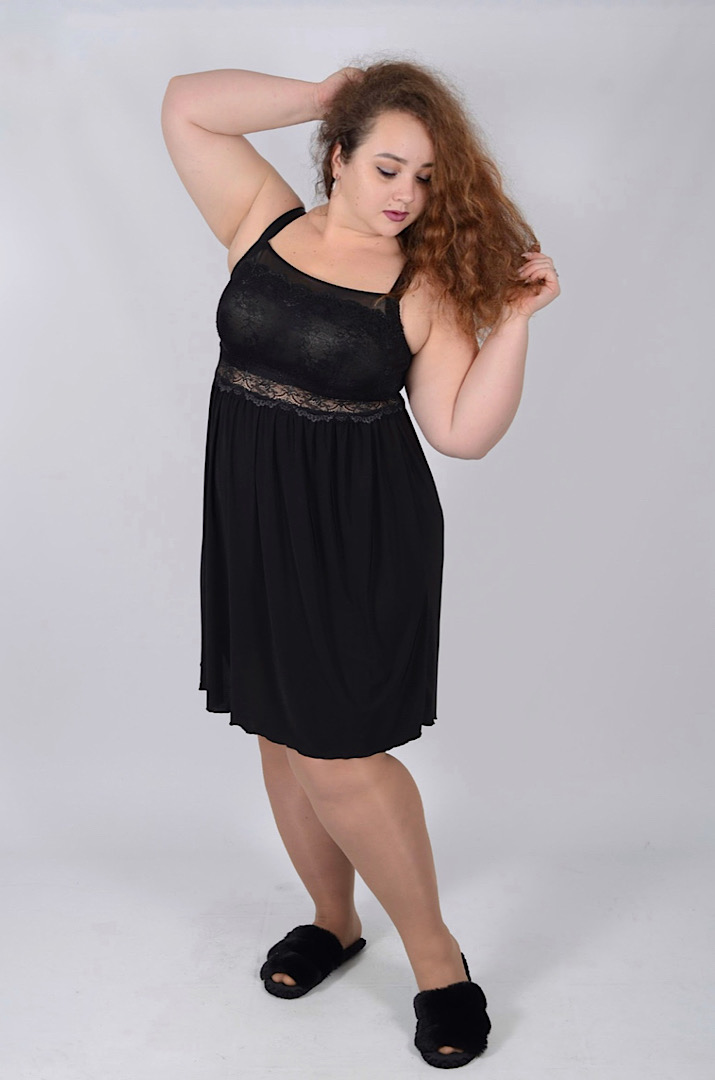 Нічна сорочка з мереживом батал