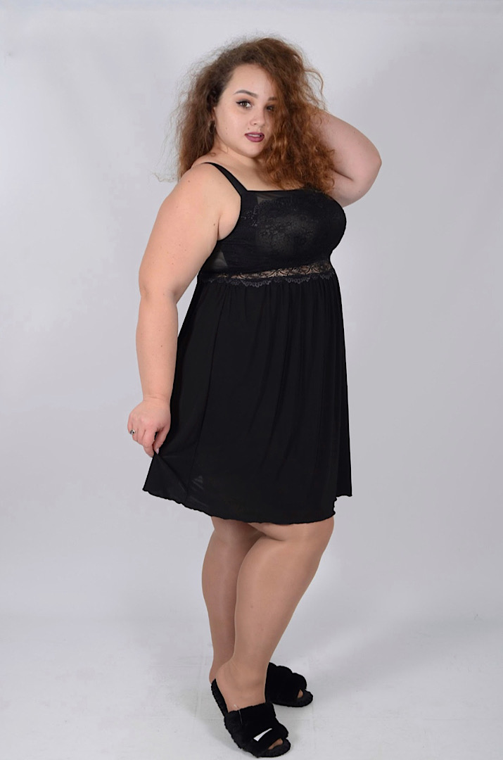 Нічна сорочка з мереживом батал