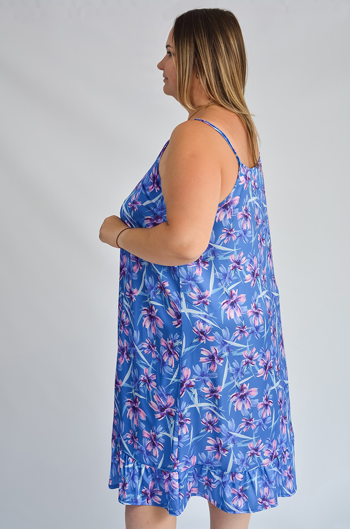 Шовкова нічна сорочка в різних принтах великих розмірів