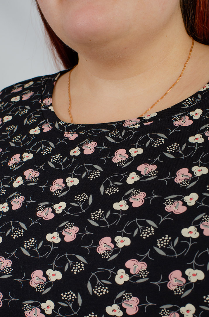 Нічна сорочка коротка в принт великих розмірів