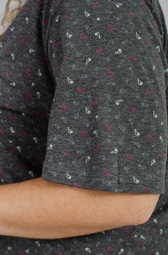 Нічна сорочка коротка в принт великих розмірів