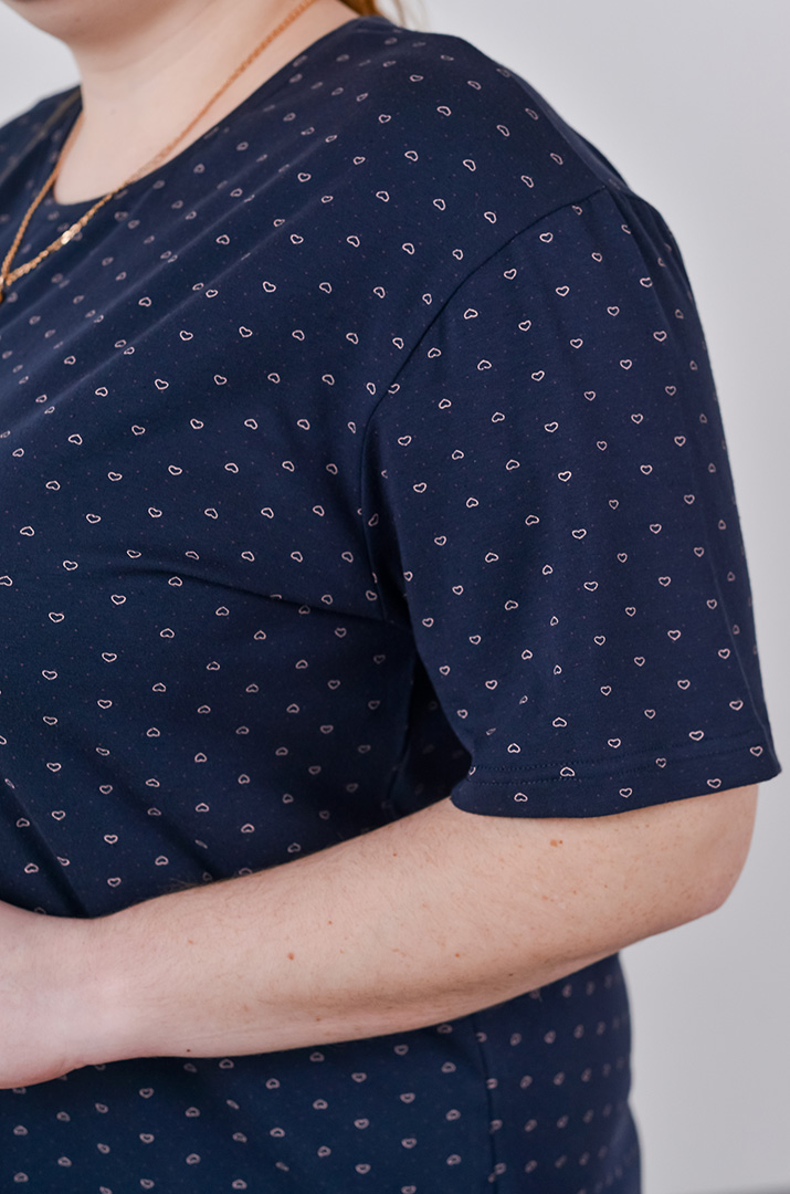 Нічна сорочка коротка в принт великих розмірів