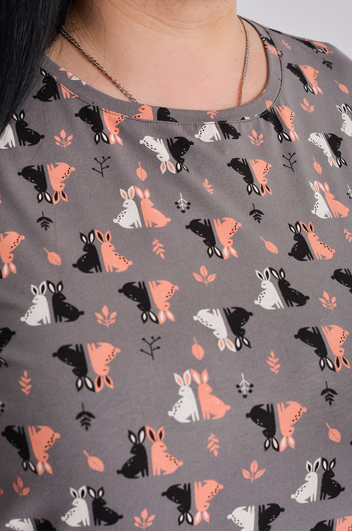 Нічна сорочка коротка в принт великих розмірів