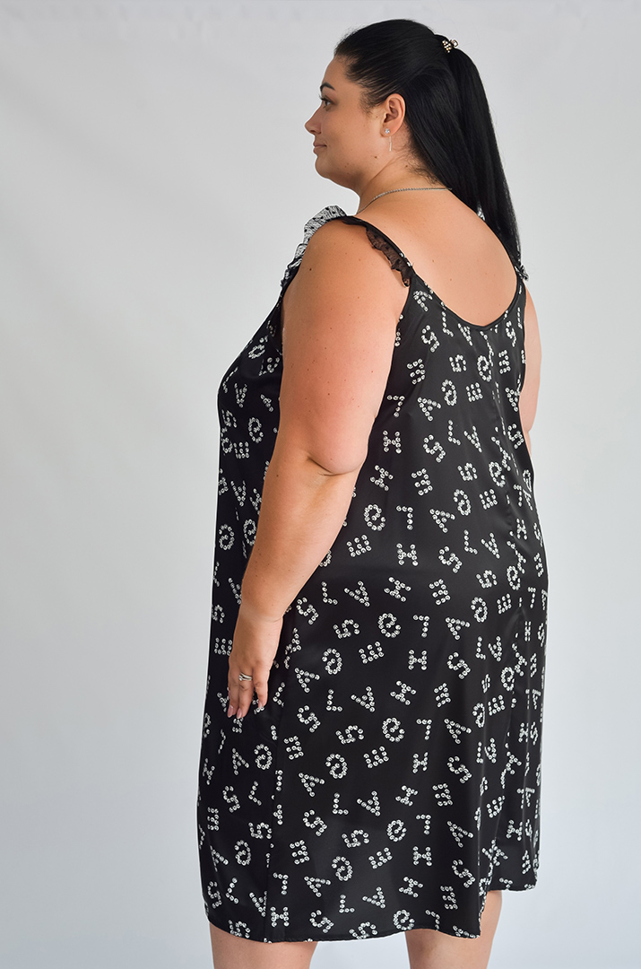 Ночная рубашка на тонких бретелях больших размеров