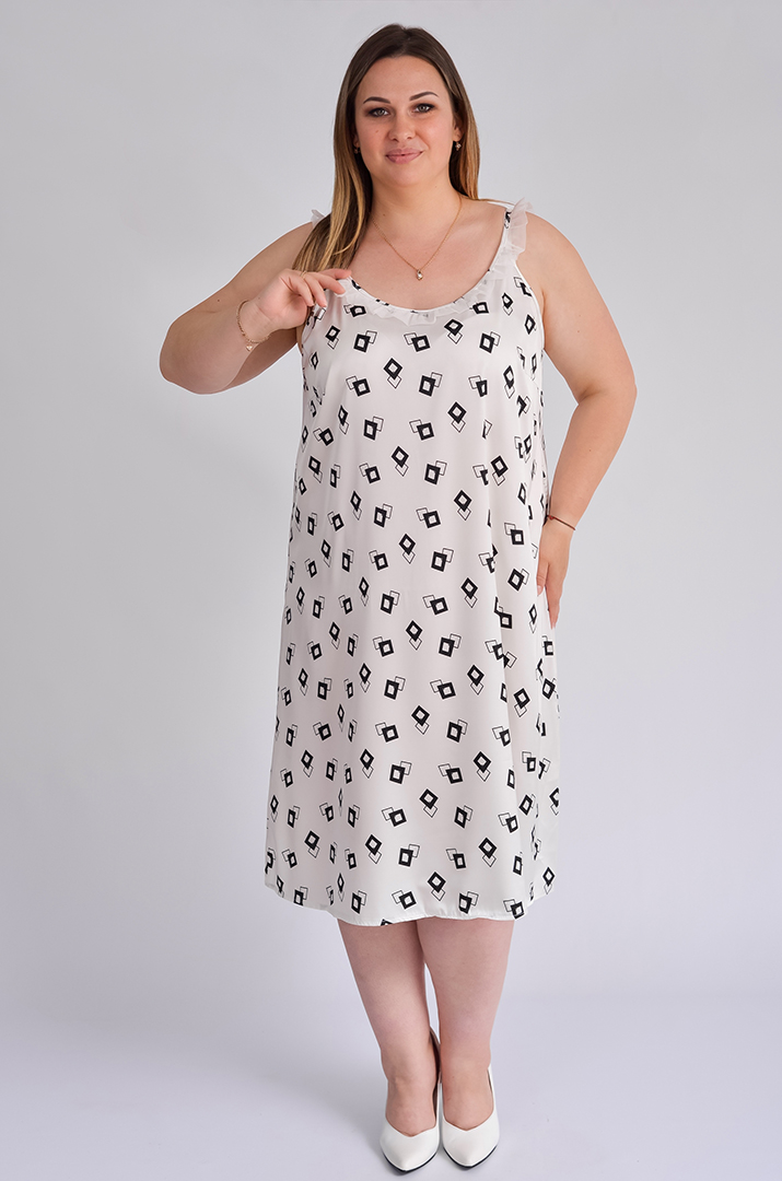 Ночная рубашка на тонких бретелях больших размеров