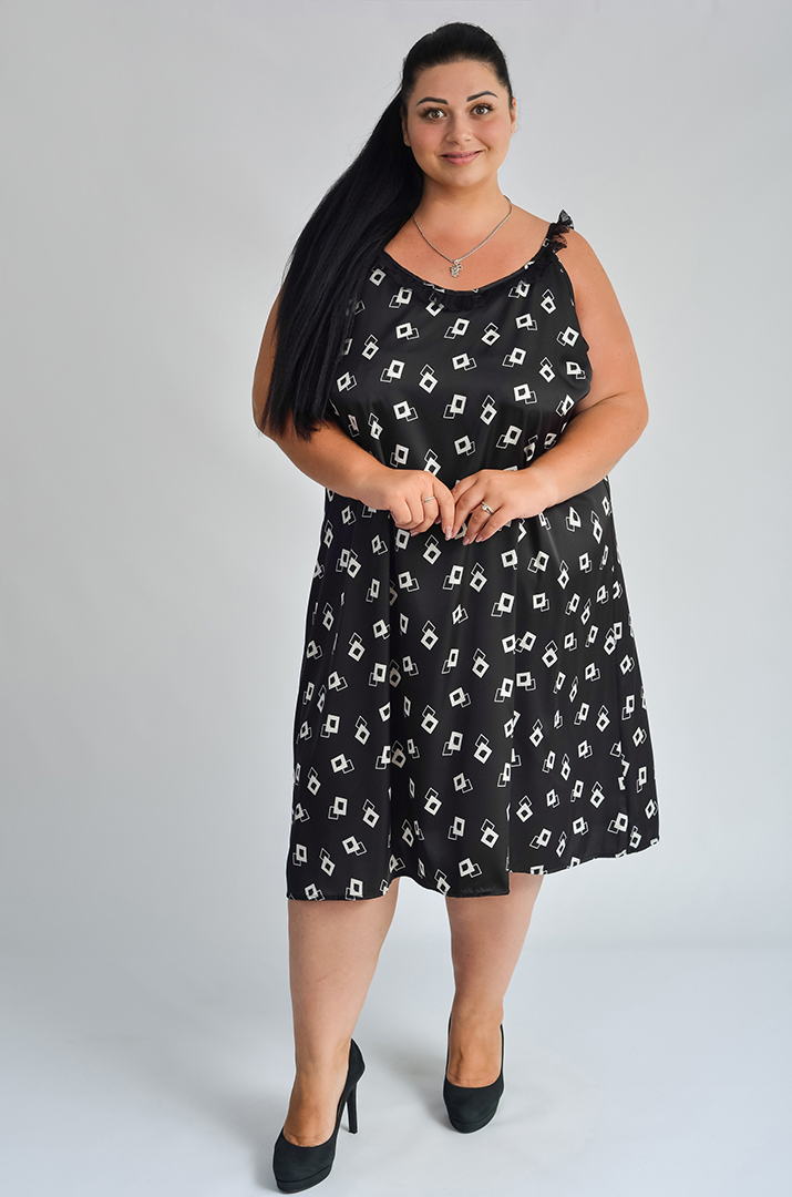 Ночная рубашка на тонких бретелях больших размеров