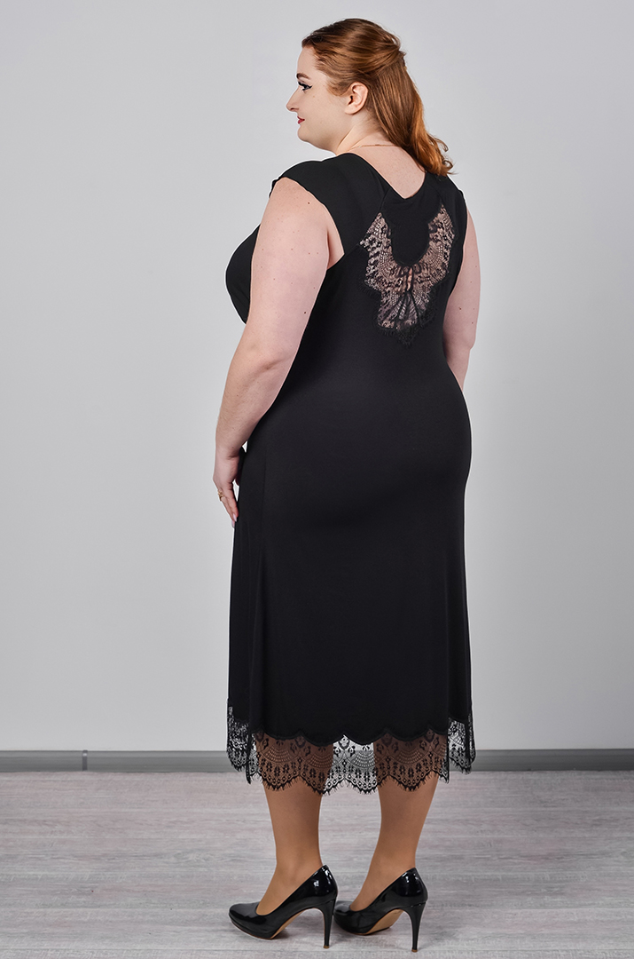 Нічна сорочка довга з мереживними вставками великих розмірів