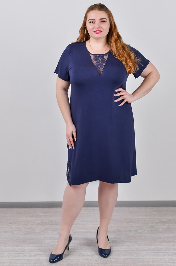 Короткая ночная рубашка с кружевными вставками больших размеров