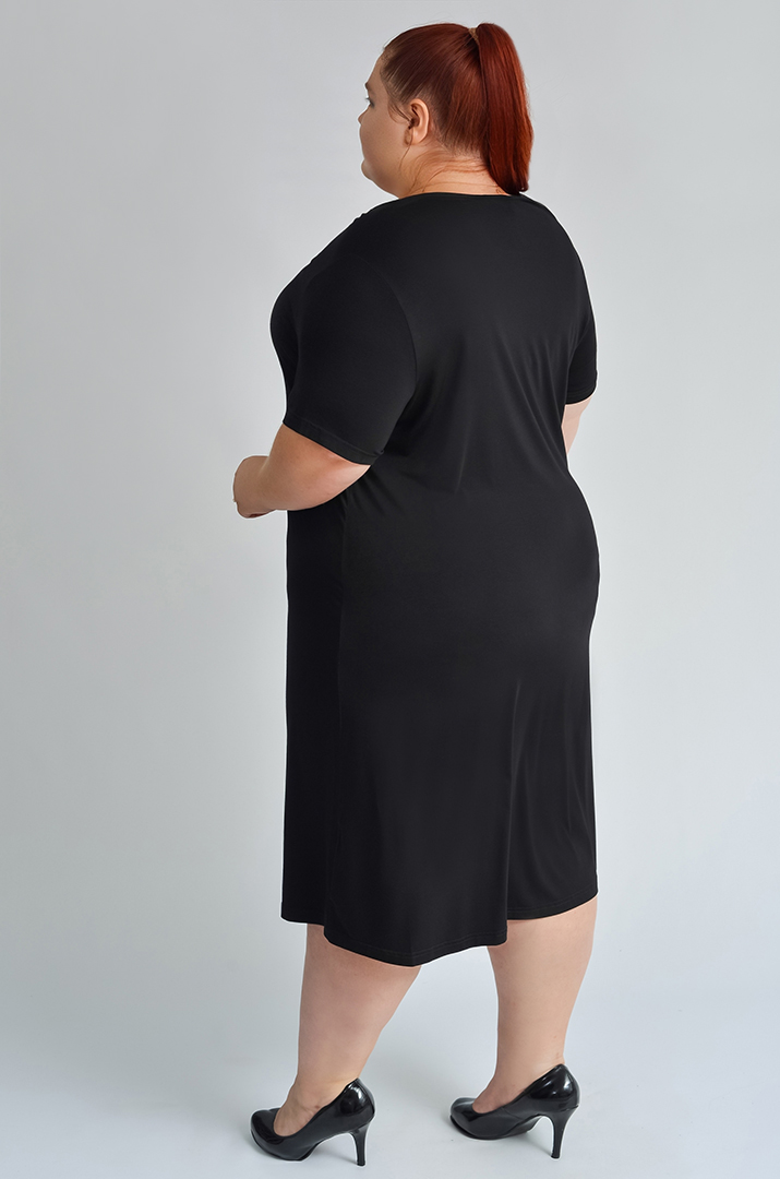 Короткая ночная рубашка с кружевными вставками больших размеров