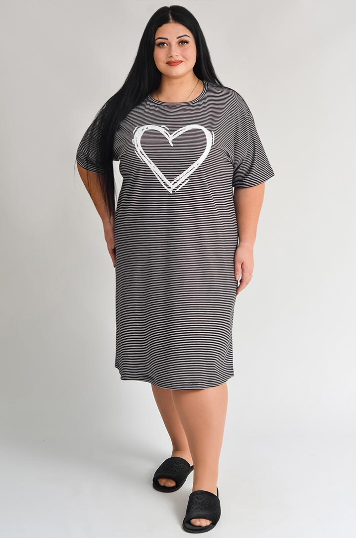 Ночная рубашка с коротким рукавом и контрастным принтом больших размеров