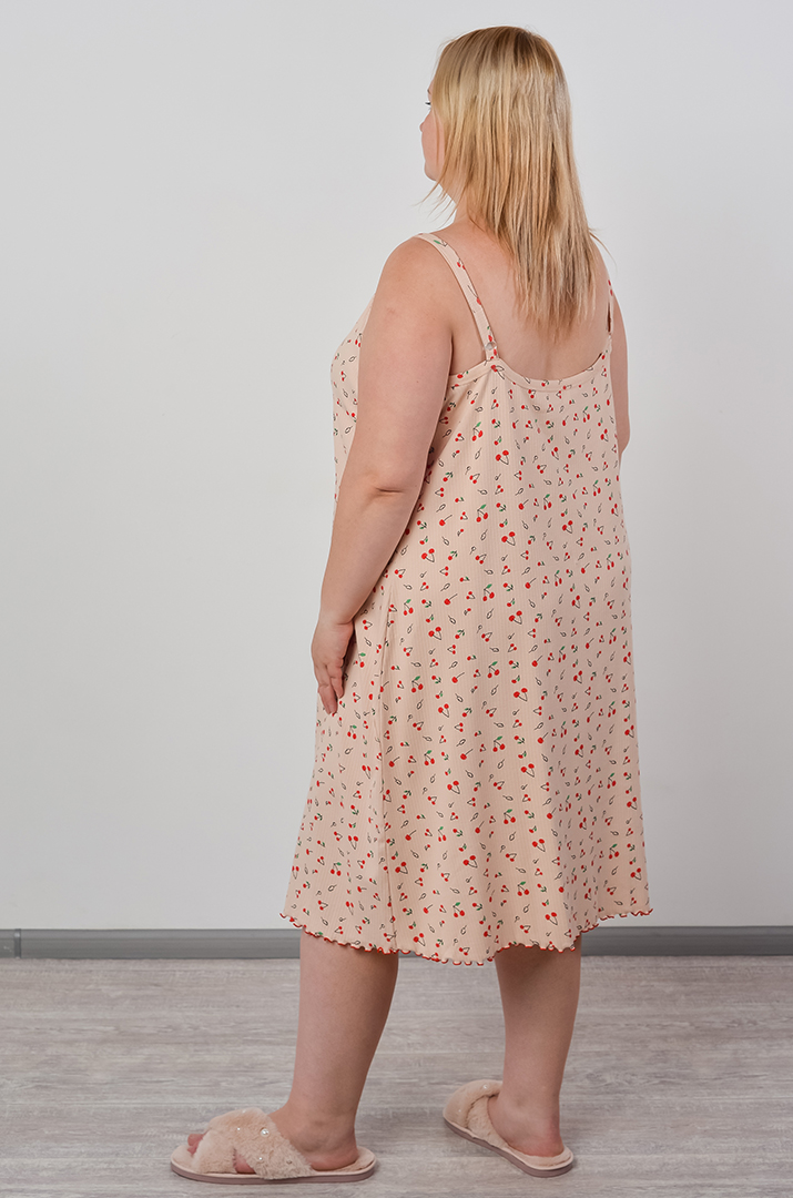 Ночная рубашка на тонких бретелях с мелким принтом больших размеров
