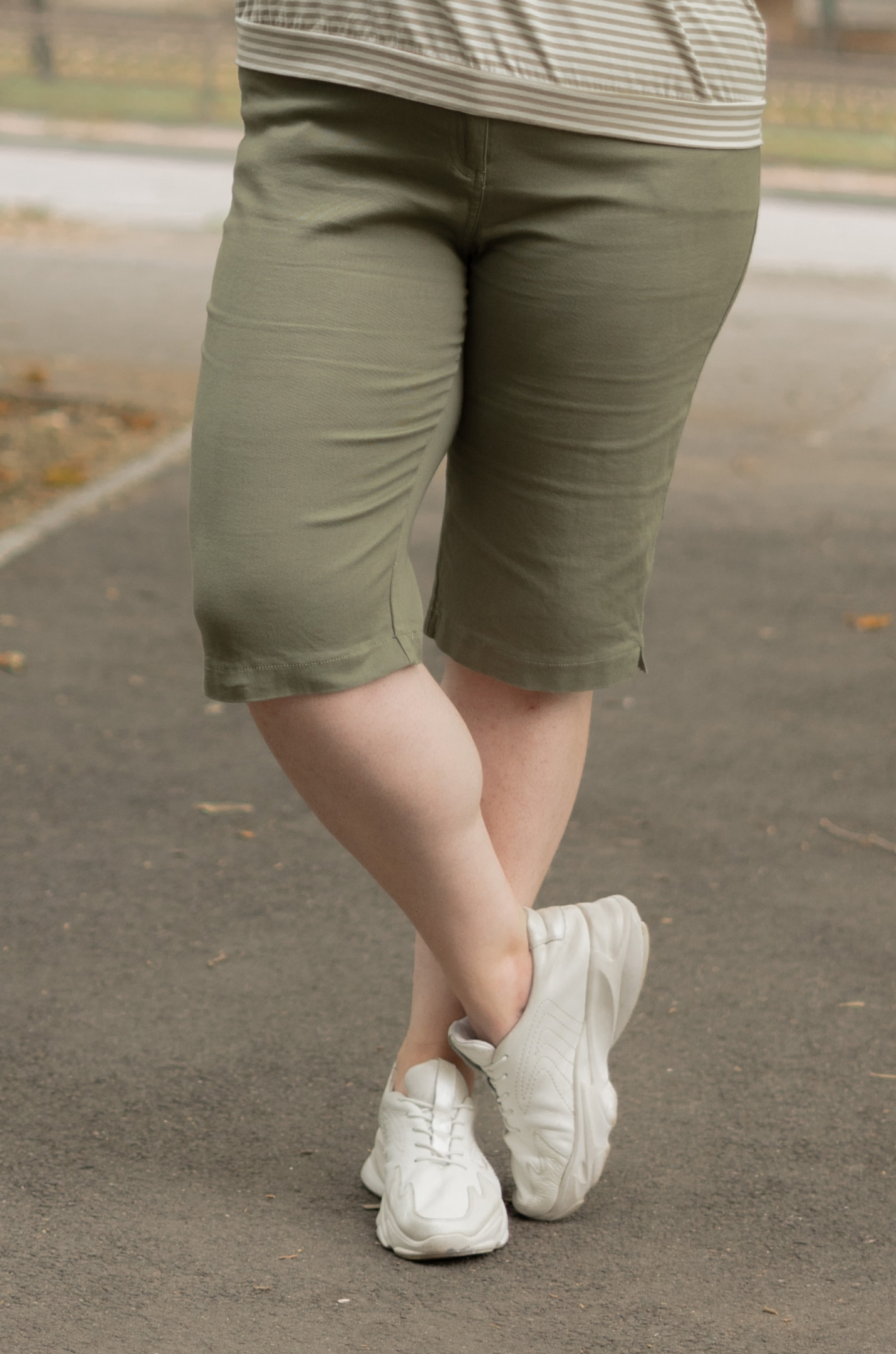 Капрі котонові в різних кольорах великих розмірів