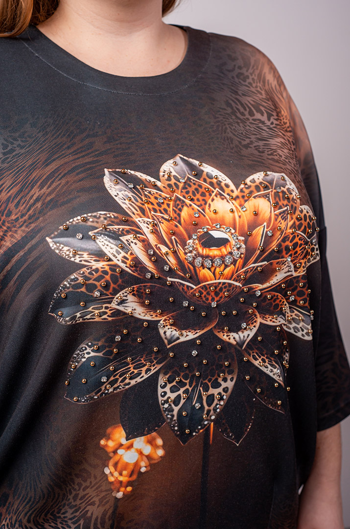 Блуза с цветочным принтом и леопардовым акцентом больших размеров