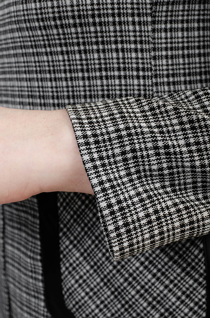 Стильный пиджак в клетку в разных цветах супер батал