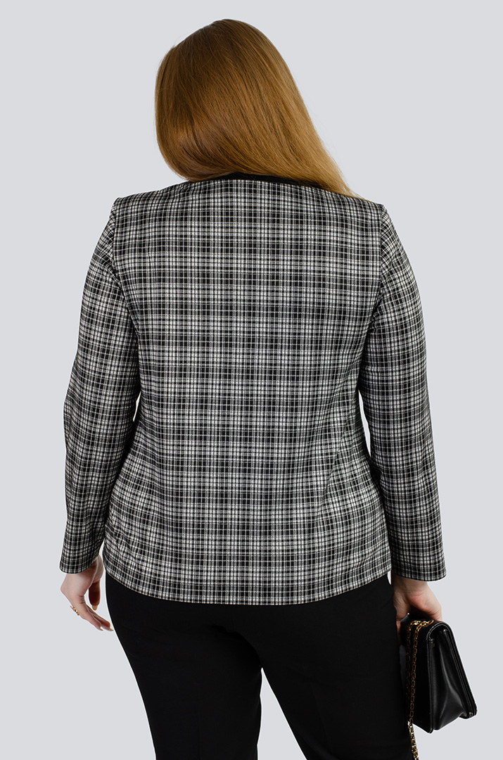 Стильный пиджак в клетку в разных цветах супер батал