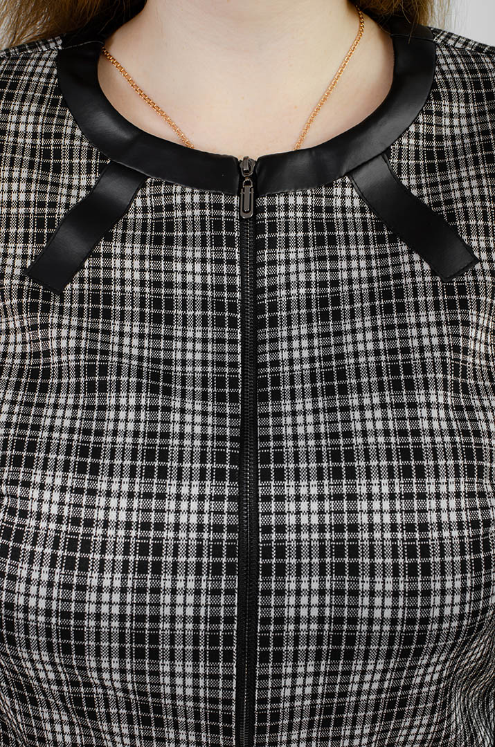 Стильный пиджак в клетку в разных цветах супер батал