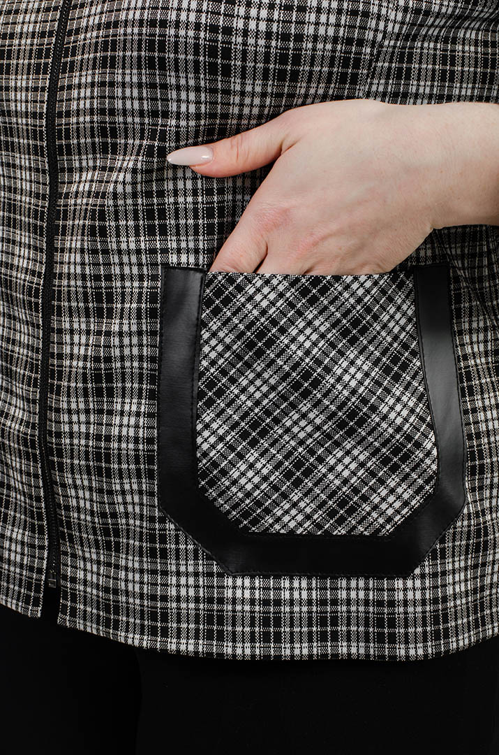 Стильный пиджак в клетку в разных цветах супер батал