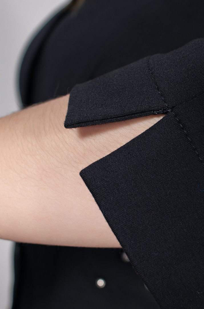 Піджак з кишенями декорованими перлинами батал