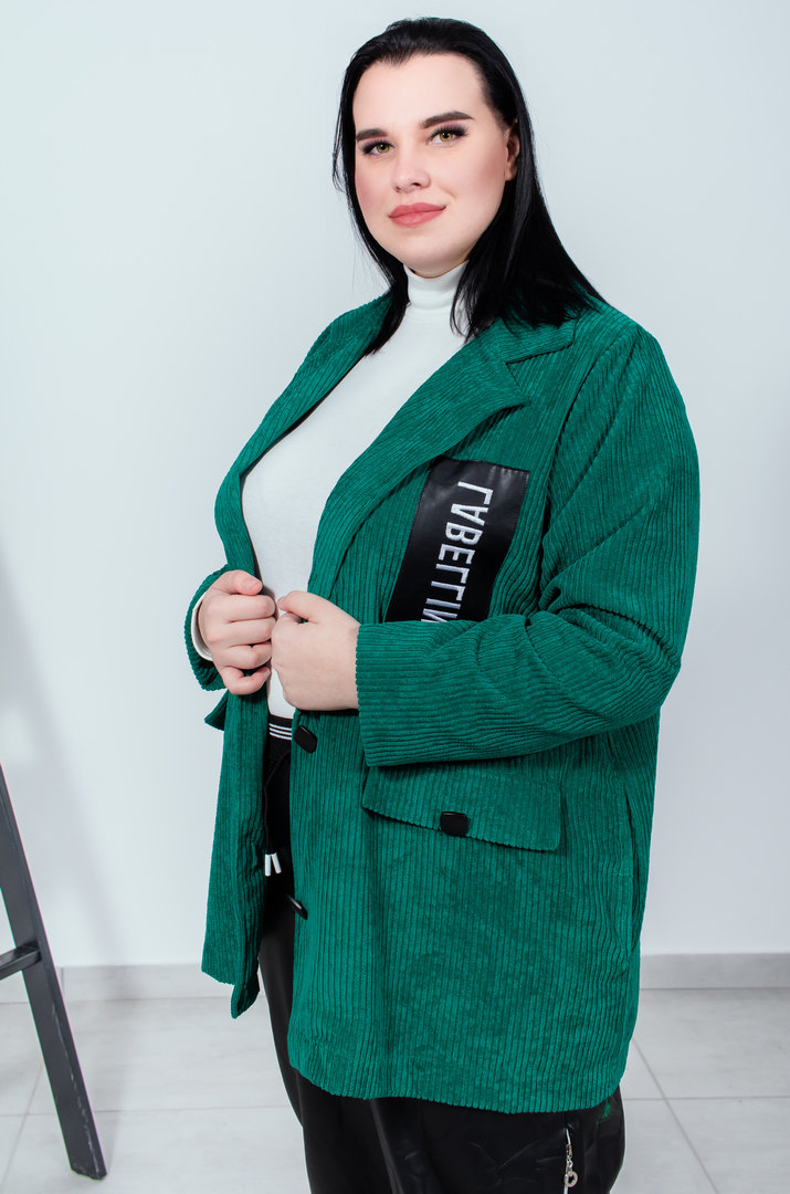 Вельветовый длинный пиджак на пуговицах батал