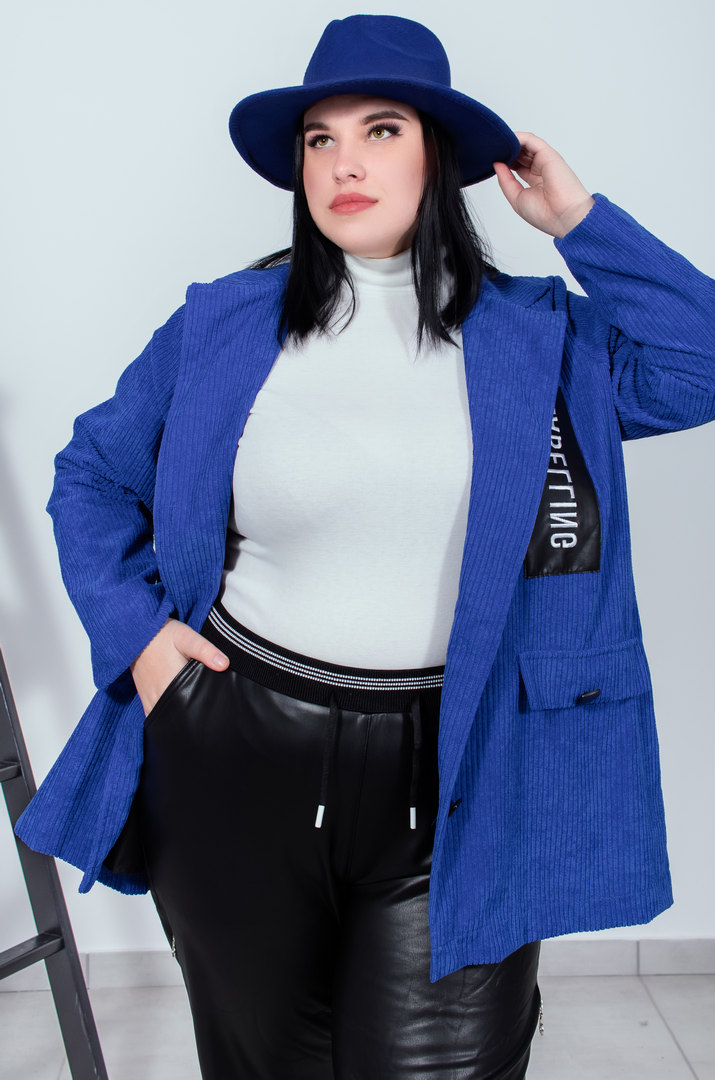 Вельветовый длинный пиджак на пуговицах батал