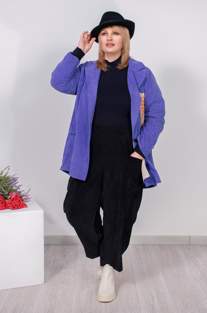 Вельветовый длинный пиджак на пуговицах батал