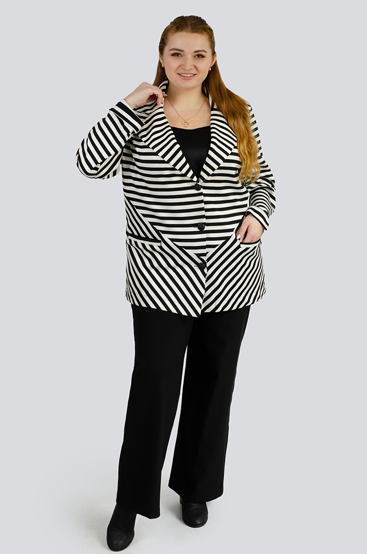 Пиджак в черно-белую полоску больших размеров