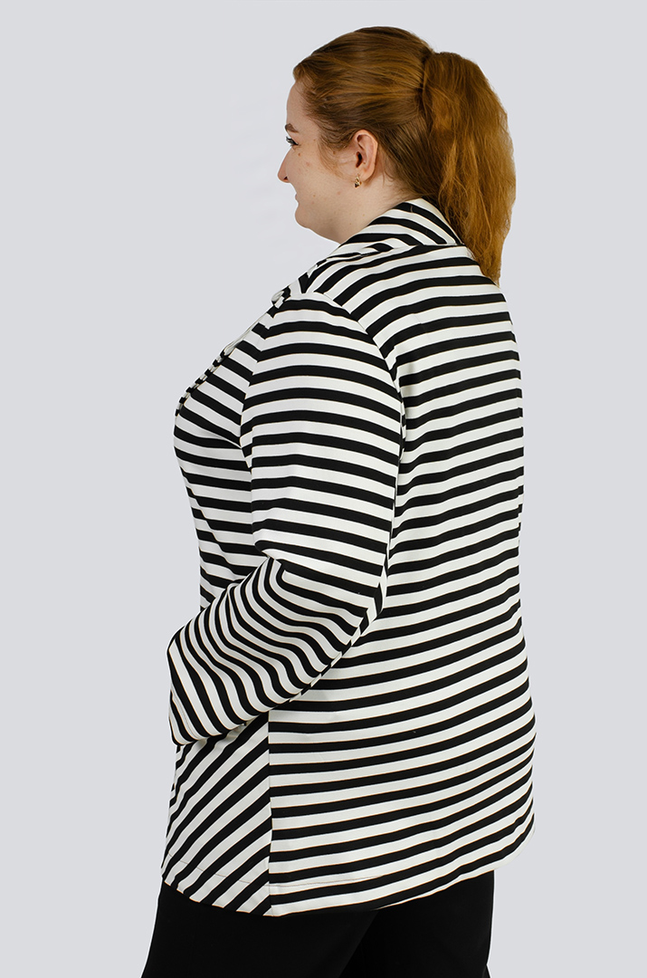 Пиджак в черно-белую полоску больших размеров