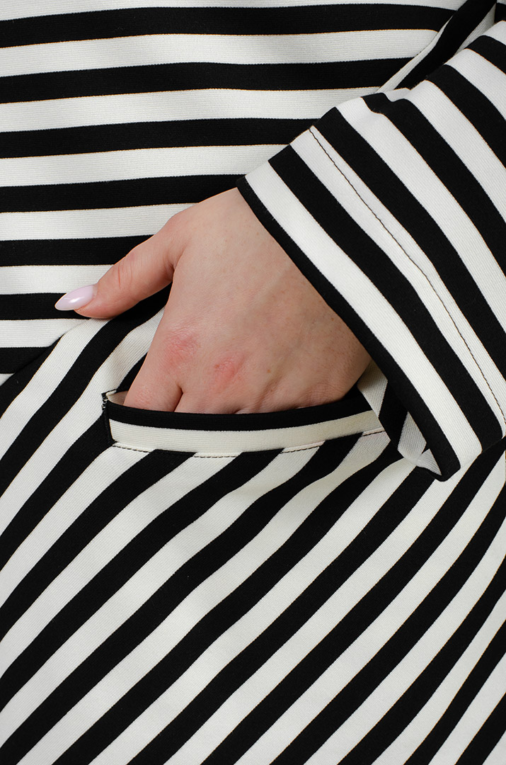 Пиджак в черно-белую полоску больших размеров