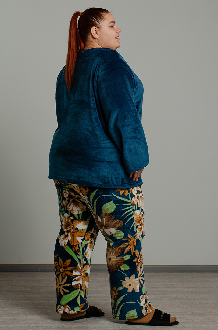 Махровая пижама в принт больших размеров