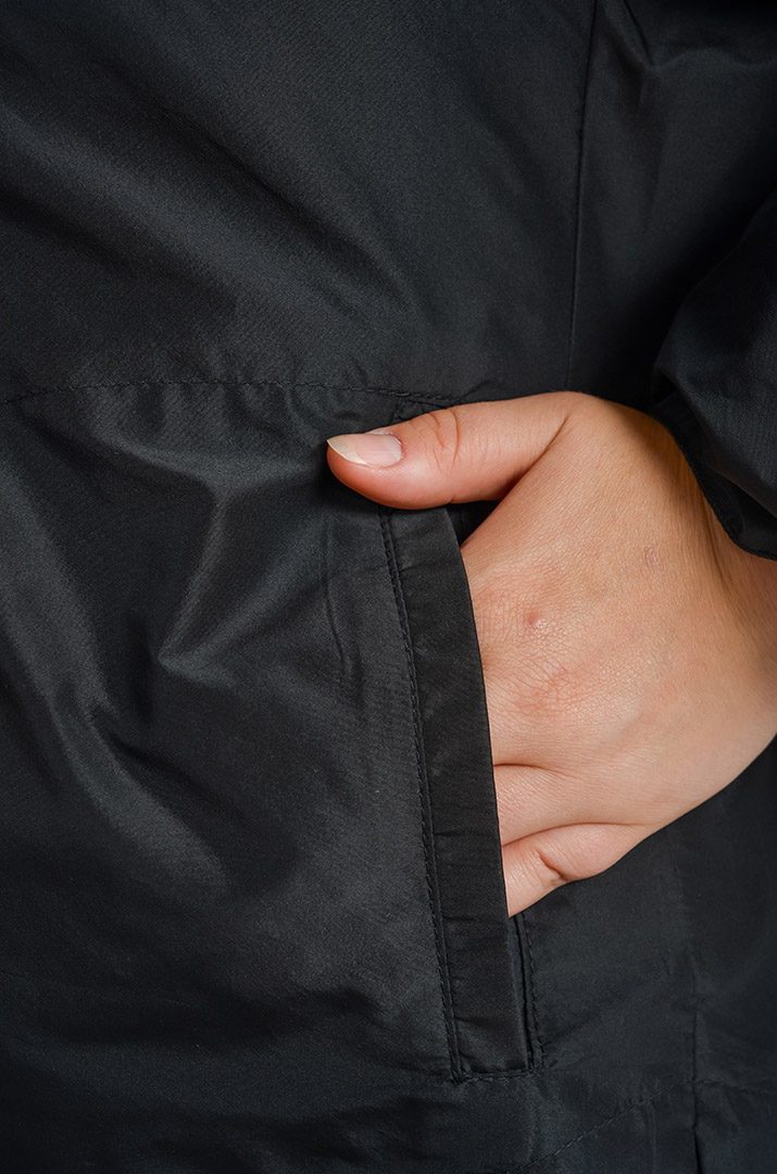 Жакет з рюшами і декоративним малюнком зі стразів великих розмірів