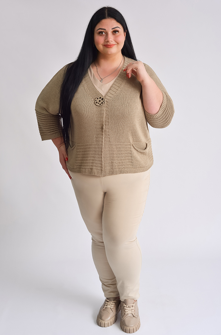 Жакет в'язаний з прикрасою великих розмірів
