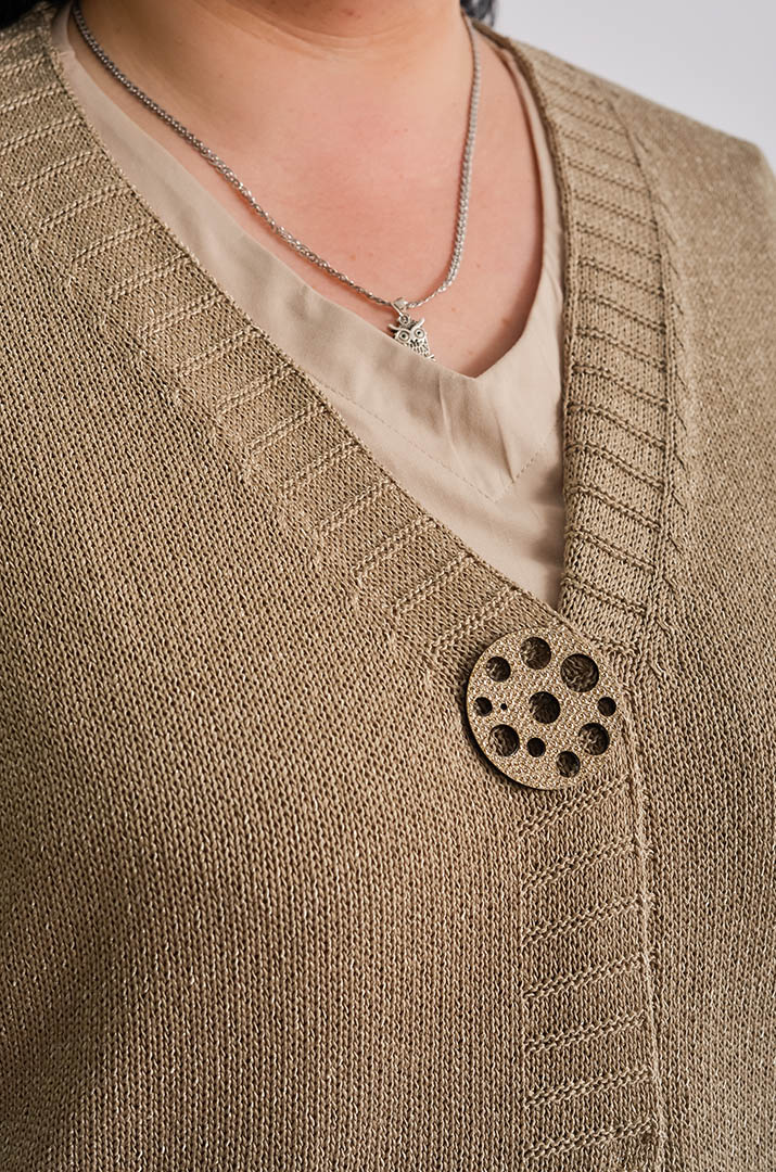 Жакет в'язаний з прикрасою великих розмірів