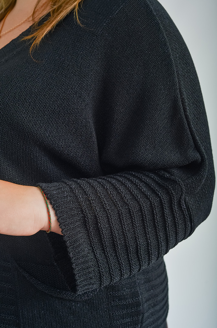 Жакет в'язаний з прикрасою великих розмірів