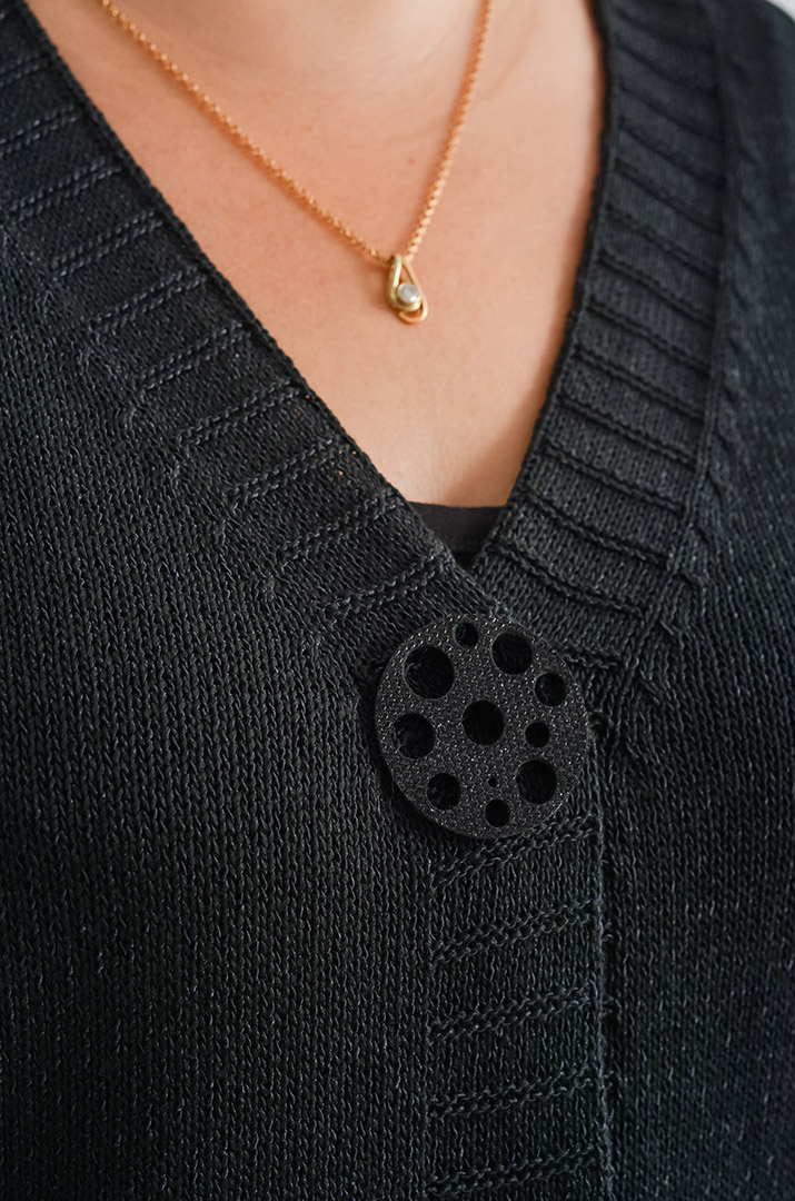 Жакет в'язаний з прикрасою великих розмірів