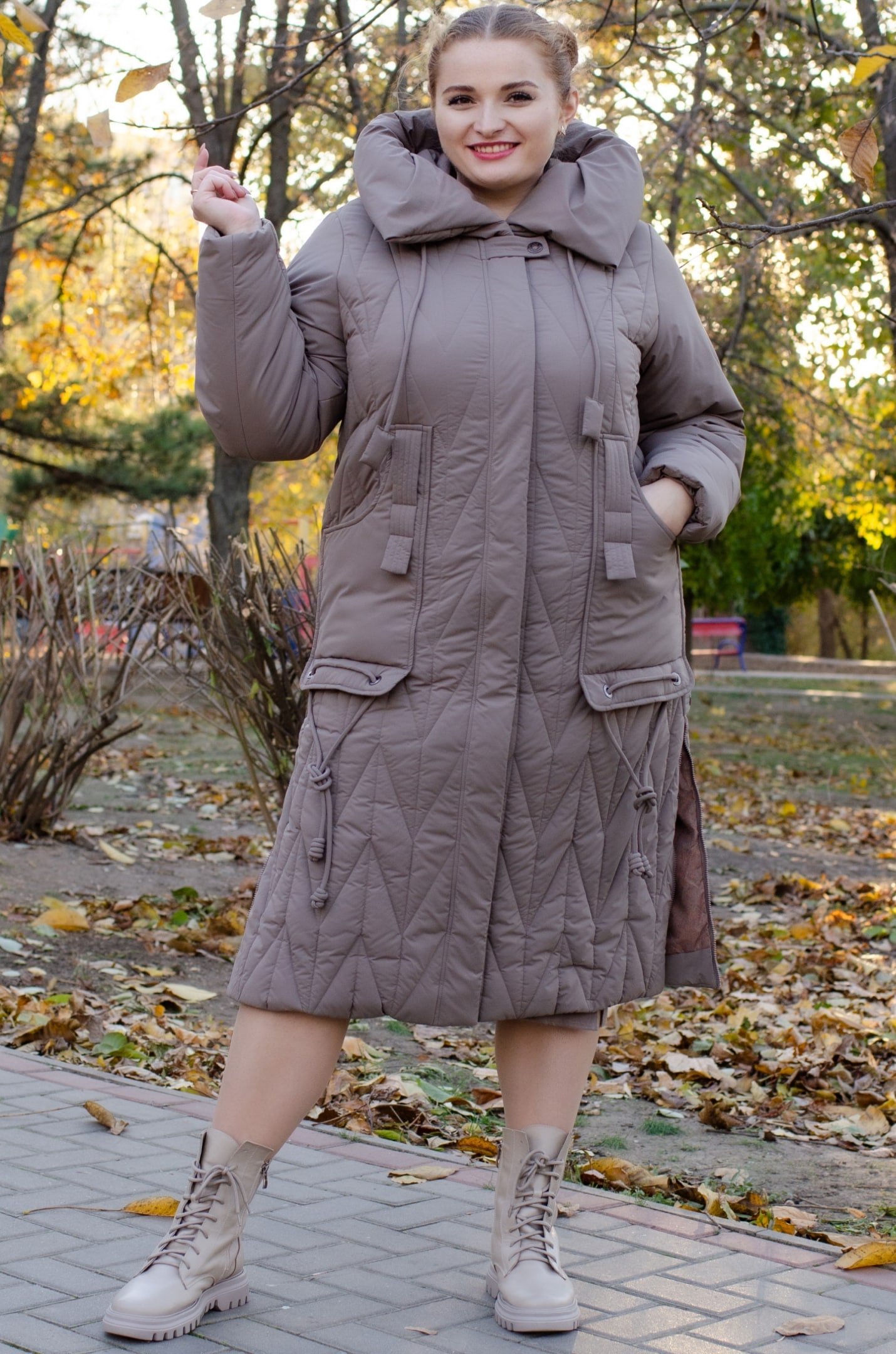 Пальто з декоративними кишенями великих розмірів