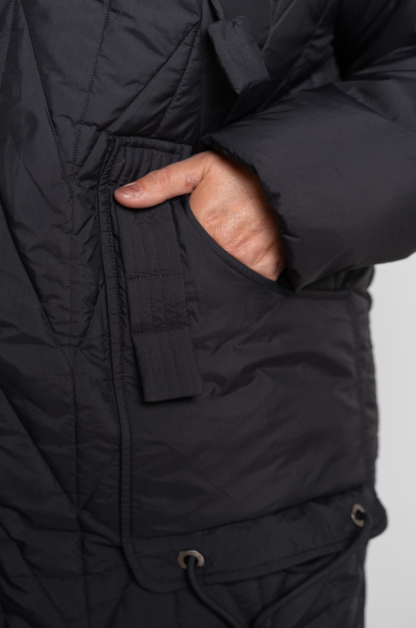 Пальто з декоративними кишенями великих розмірів