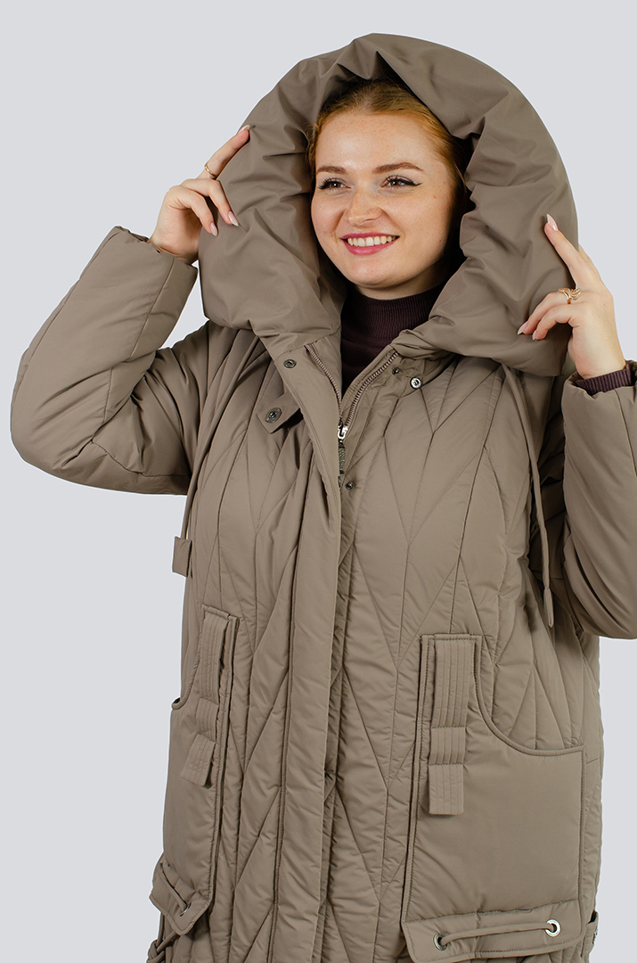 Пальто з декоративними кишенями великих розмірів