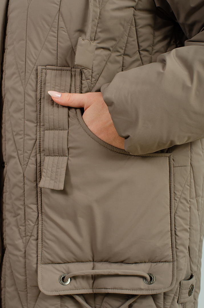 Пальто з декоративними кишенями великих розмірів