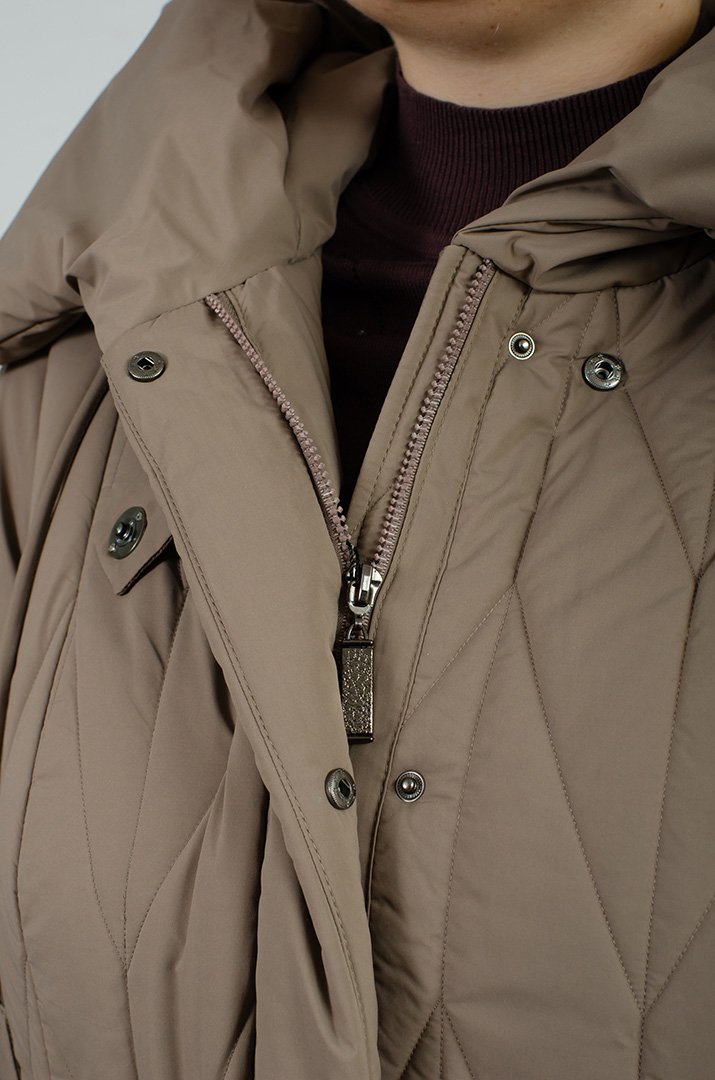 Пальто з декоративними кишенями великих розмірів