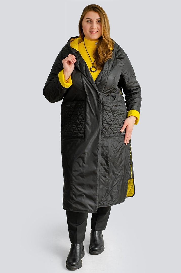 Пальто з декоративними елементами великих розмірів