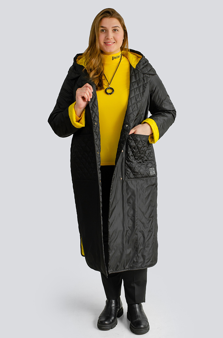 Пальто з декоративними елементами великих розмірів