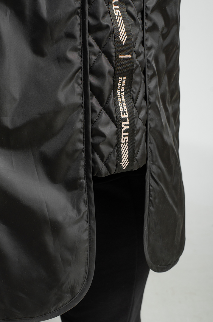 Пальто з декоративними елементами великих розмірів