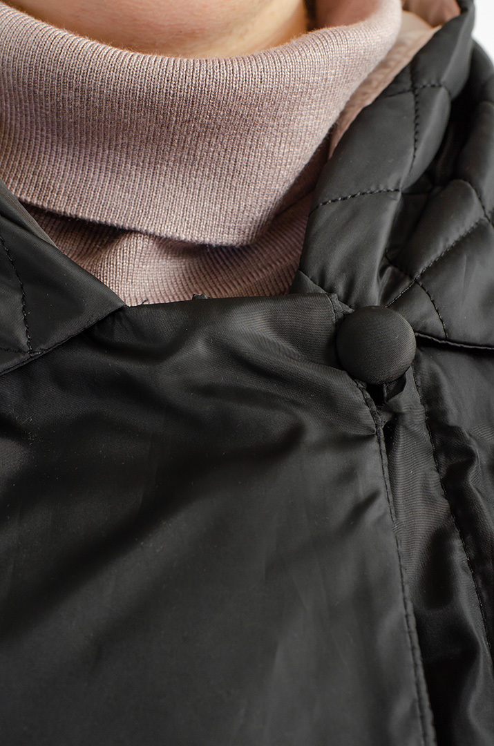 Пальто з декоративними елементами великих розмірів