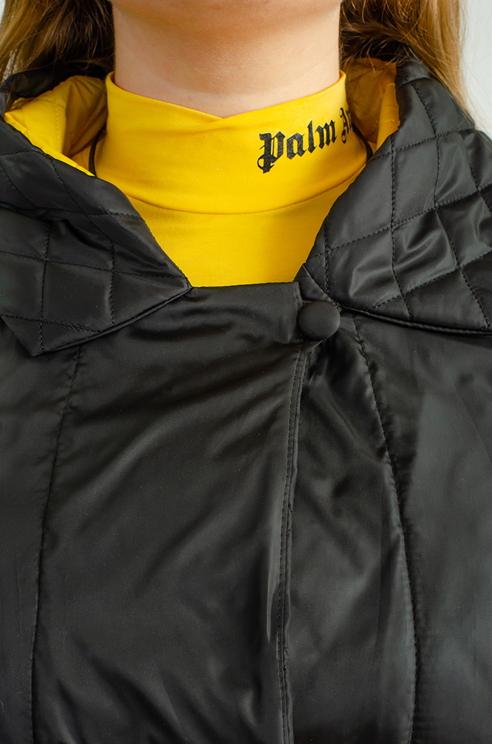 Пальто з декоративними елементами великих розмірів