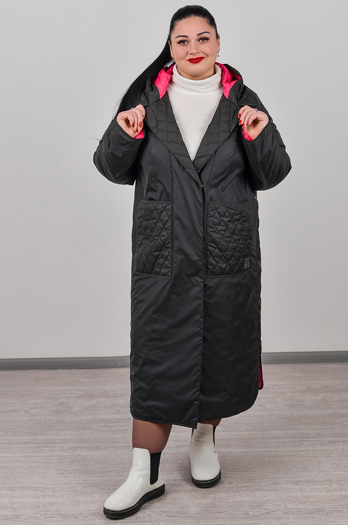 Пальто з декоративними елементами великих розмірів